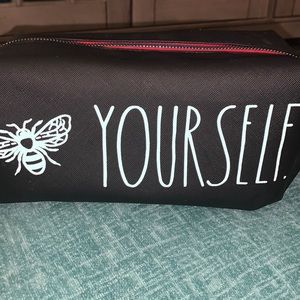 🐝 yourself. Makeup bag spacious easy to clean gently used decent size